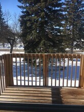 208 Center St, Unit 10 in Wimbledon, ND - Foto de edificio - Building Photo