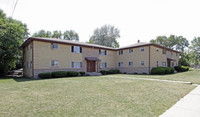 8215-8223 W Medford Ave in Milwaukee, WI - Foto de edificio - Building Photo