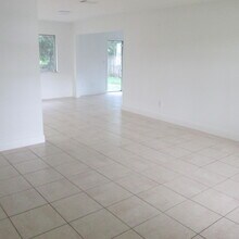 2137 SE Dolphin Rd in Port St. Lucie, FL - Building Photo - Building Photo