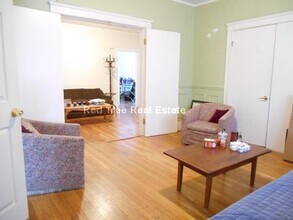 40 Orchard Rd, Unit 1 in Brookline, MA - Building Photo - Building Photo