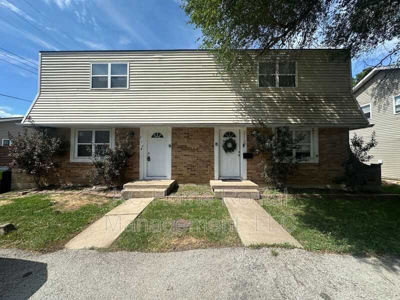212 N Oak Dr in Belton, MO - Foto de edificio
