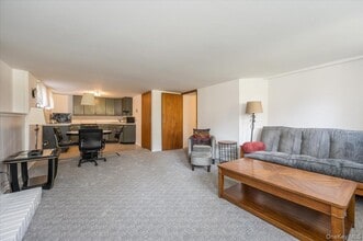 67 Cliftwood Dr in Halesite, NY - Building Photo - Building Photo