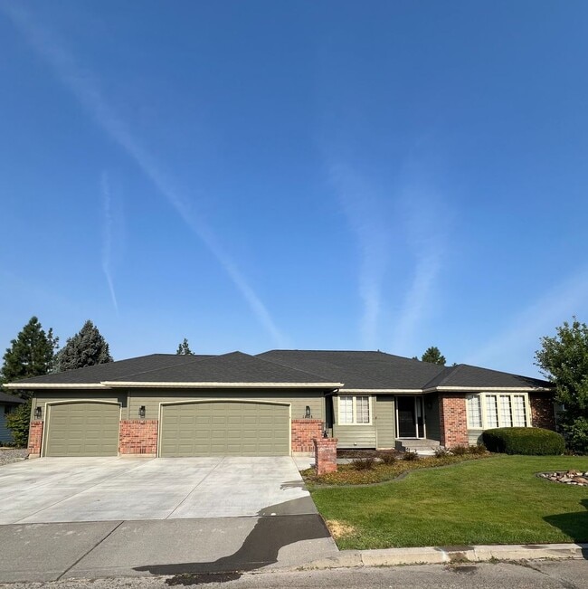 10119 N Comanche Dr in Spokane, WA - Building Photo - Building Photo