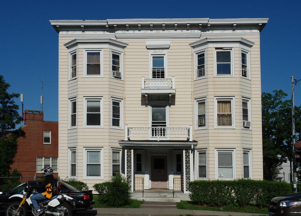 263 N Broadway in Tarrytown, NY - Building Photo