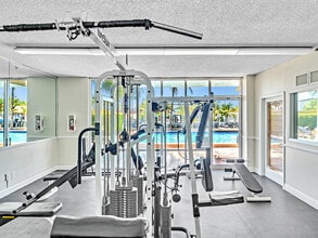 2350 NE 135th St in North Miami, FL - Building Photo - Building Photo