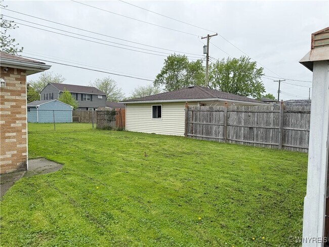 30 Nassau Ln in Cheektowaga, NY - Building Photo - Building Photo
