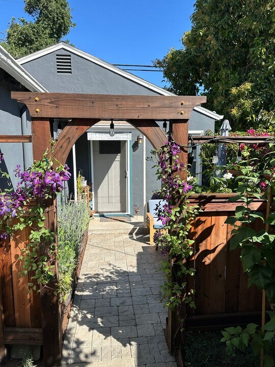 1163 Park Blvd in West Sacramento, CA - Building Photo