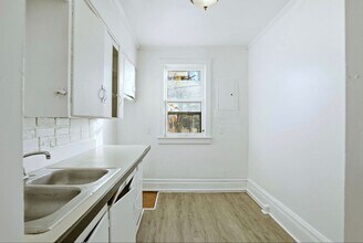 2323 S Washington Ave in Saginaw, MI - Building Photo - Building Photo