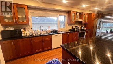 949 Willowdale Ave in Toronto, ON - Building Photo - Building Photo