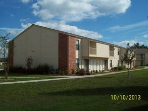 Crestwood Apartments in Beebe, AR - Foto de edificio - Building Photo