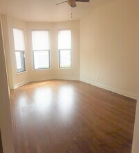 908 W Montrose Ave, Unit 906-GDN in Chicago, IL - Building Photo - Building Photo