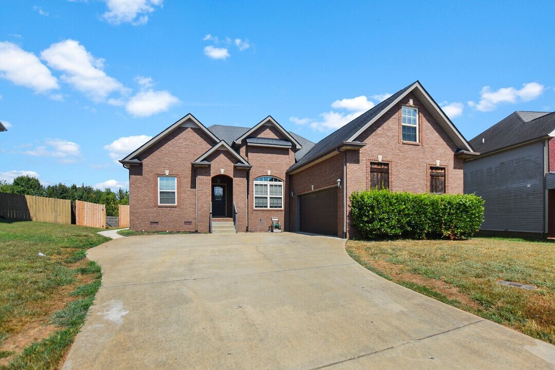 3309 Wiser Dr in Clarksville, TN - Building Photo