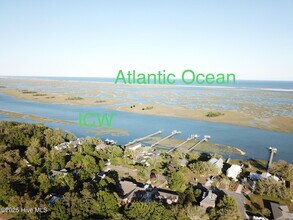 242 Inlet Dr in Wilmington, NC - Building Photo - Building Photo