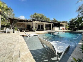 6520 SW 65th St in South Miami, FL - Building Photo