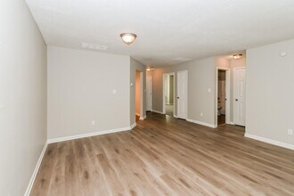 4606 Northwood Hills Dr in Memphis, TN - Building Photo - Building Photo