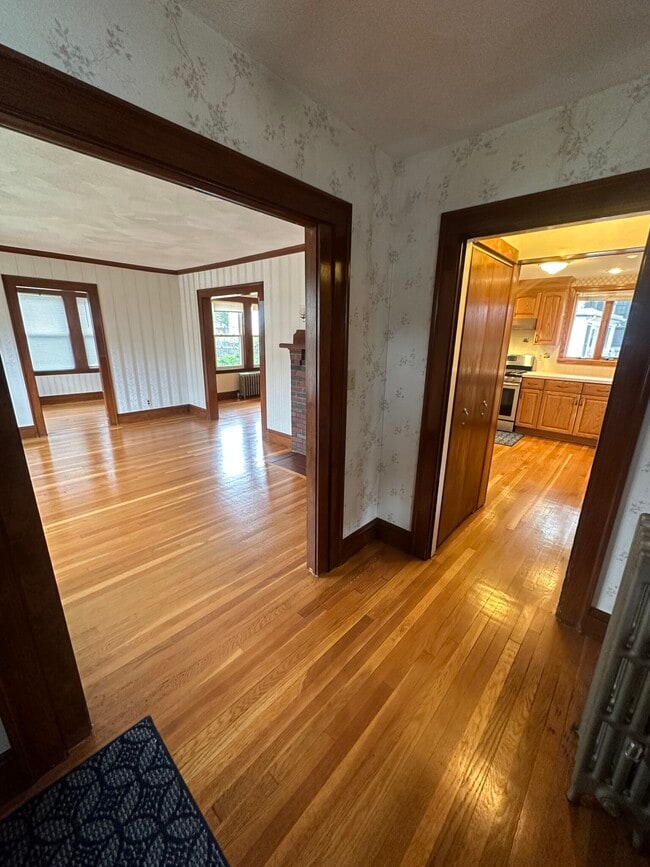 235 Ashcroft Rd, Unit 1 in Medford, MA - Foto de edificio - Building Photo