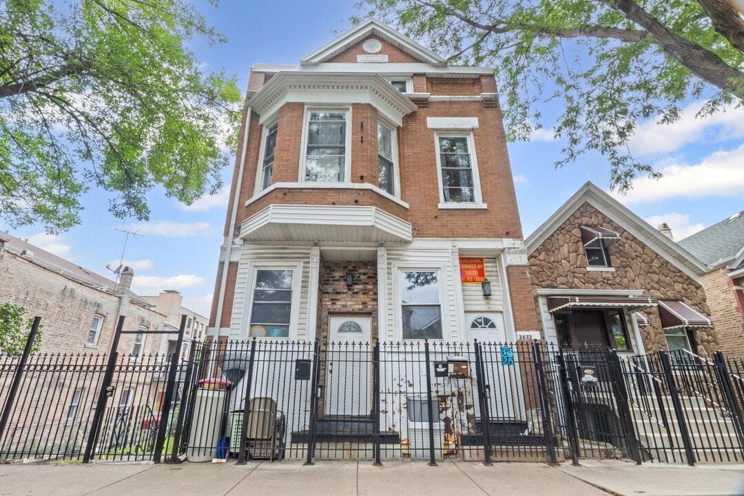 2632 W 23rd Pl in Chicago, IL - Building Photo