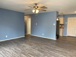 411 Thelma Dr in Austin, TX - Building Photo - Building Photo