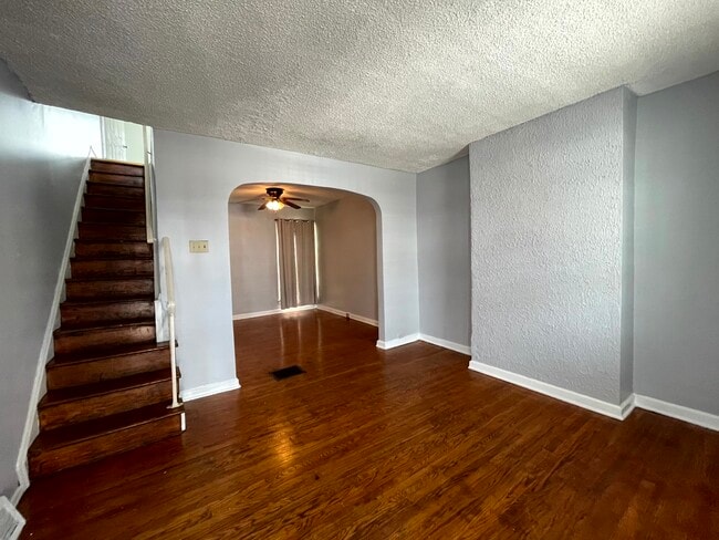 5753 N Beechwood St in Philadelphia, PA - Building Photo - Building Photo