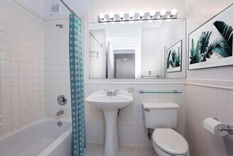 99 Battery Pl, Unit 204 in New York, NY - Foto de edificio - Building Photo