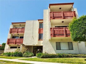 4591 Orange Ave, Unit Orange Villas in Long Beach, CA - Building Photo