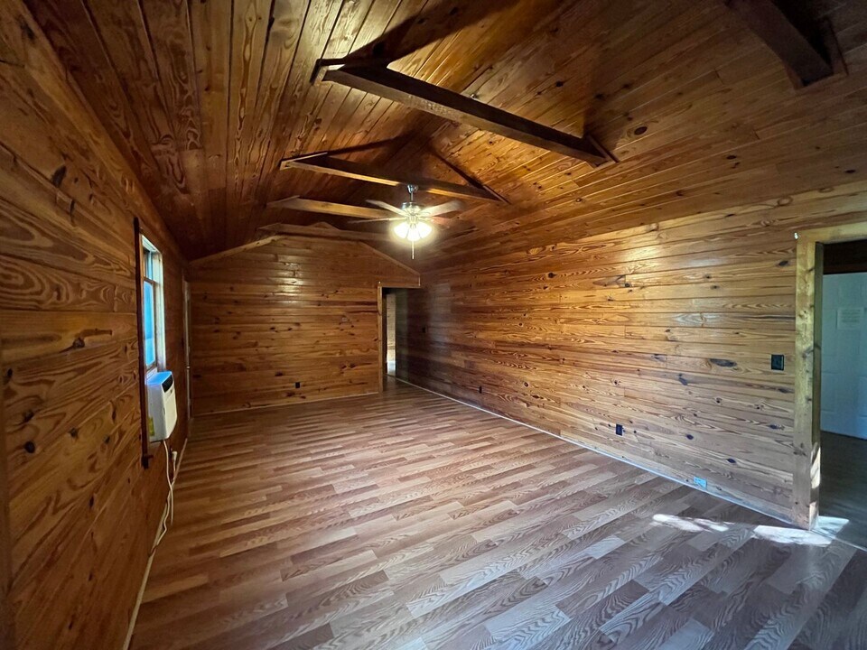 709 Atlanta Hwy in Rockmart, GA - Building Photo