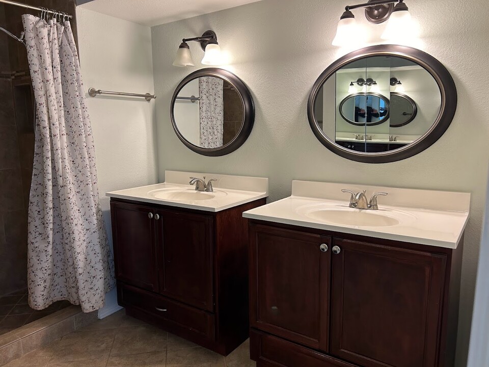 380 W Wilson St in Costa Mesa, CA - Building Photo