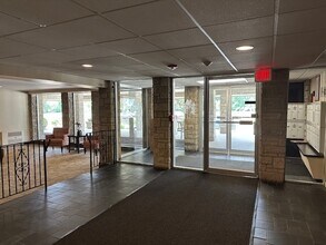 2500 Archbury Ln in Park Ridge, IL - Building Photo - Building Photo