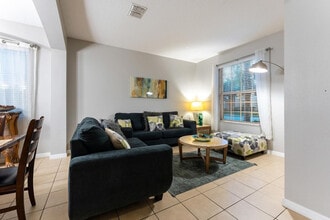 620 Orange Cosmos Blvd in Davenport, FL - Foto de edificio - Building Photo