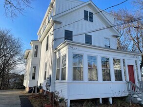 12 Mount Vernon St, Unit C in Dover, NH - Building Photo - Building Photo