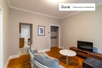 Private bedroom in 5 bed/2 bath Home in Boston, MA - Building Photo - Building Photo