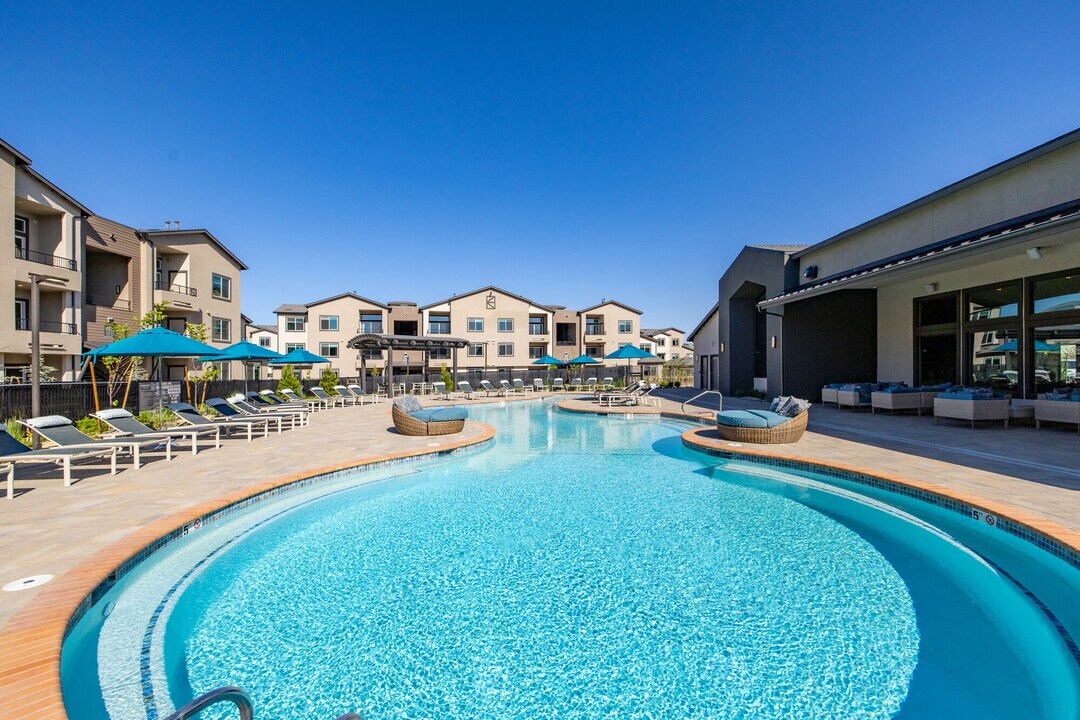Homecoming at Kiley Ranch in Sparks, NV - Foto de edificio