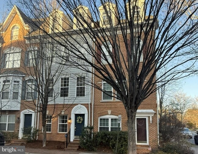 property at 5053 Kilburn St