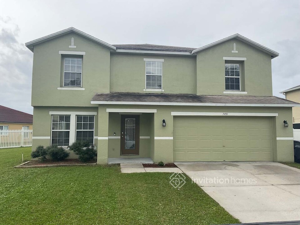 7491 Hunters Greene Cir in Lakeland, FL - Foto de edificio