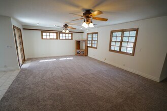 25356 Avenida Ronada in Santa Clarita, CA - Building Photo - Building Photo