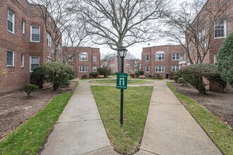 Northgate Cooperative Residence in Lawrence, NY - Building Photo - Building Photo