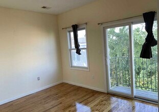 324 Sussex St, Unit 2F in Harrison, NJ - Foto de edificio - Building Photo