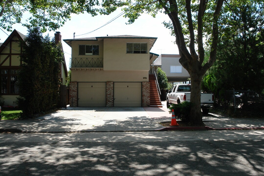 1920 Ivy St in San Mateo, CA - Building Photo