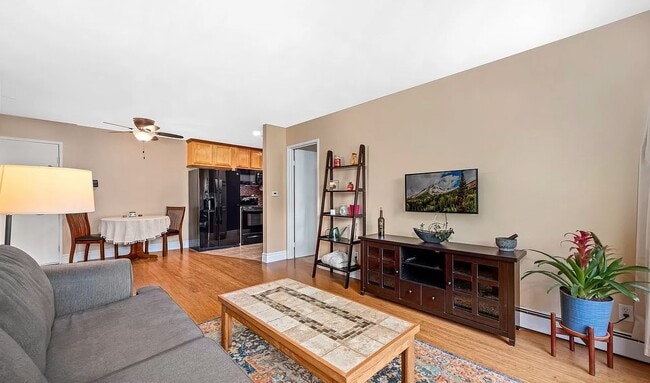 860 W Moorhead Cir, Unit 2E in Boulder, CO - Building Photo - Building Photo