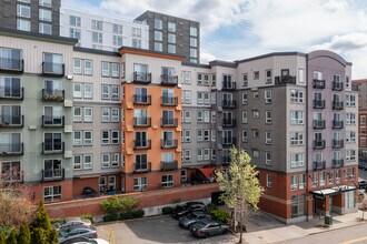 Tobira in Seattle, WA - Foto de edificio - Building Photo