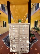 1733 Mayo St in Hollywood, FL - Building Photo - Building Photo