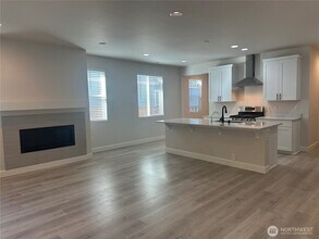 19210 133rd St E, Unit 08206 in Bonney Lake, WA - Building Photo - Building Photo