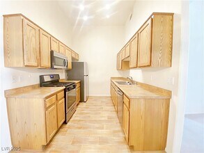 3481 Desert Cliff St, Unit 203 in Las Vegas, NV - Building Photo - Building Photo