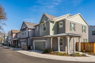 Potrero in Sacramento, CA - Building Photo - Building Photo