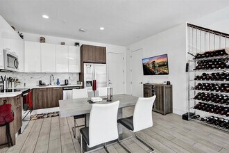 480 NE 35th Ct in Oakland Park, FL - Building Photo - Building Photo