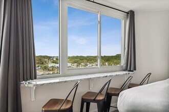 8817 S Thomas Dr in Panama City Beach, FL - Building Photo - Building Photo