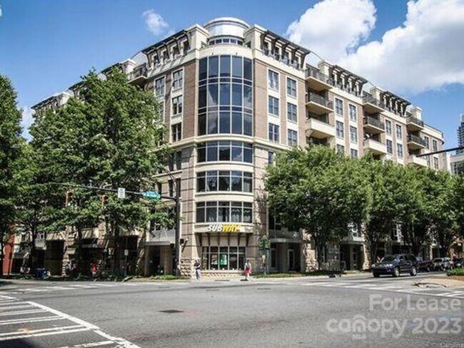 718 W Trade St in Charlotte, NC - Building Photo - Building Photo