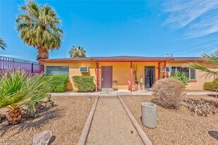 210 N 10th St in Las Vegas, NV - Building Photo