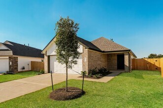 3029 Wood Lily Dr in Brookshire, TX - Building Photo - Building Photo