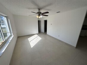 424 NW 13th St in Florida City, FL - Building Photo - Building Photo
